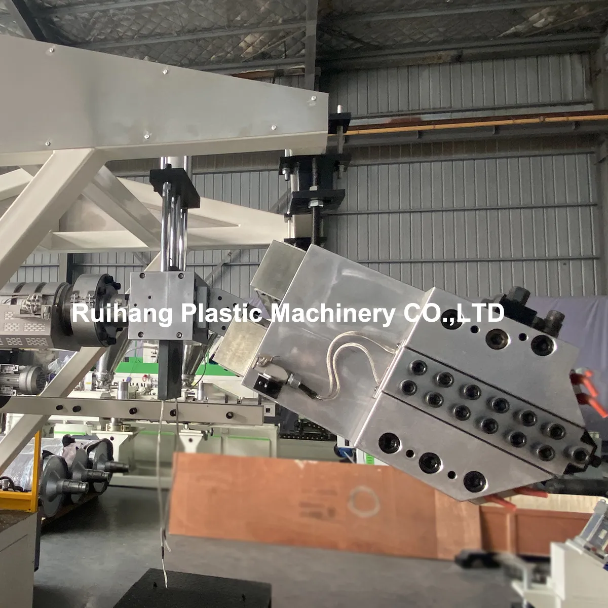 Линия экструзии анкерных плит из ПНД.15