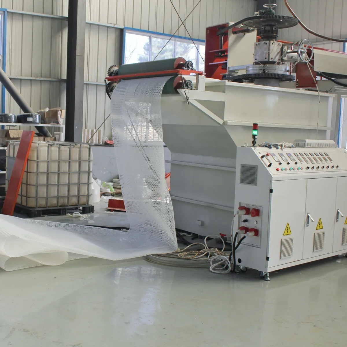 Линия экструзии геосетей.12