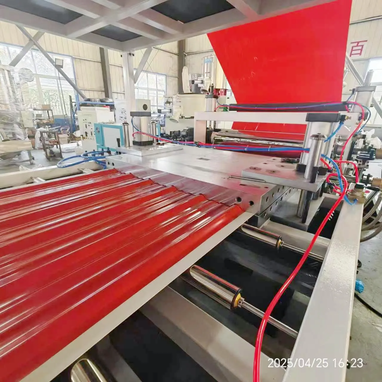 Линия экструзии гофрированных ПВХ-листов.3