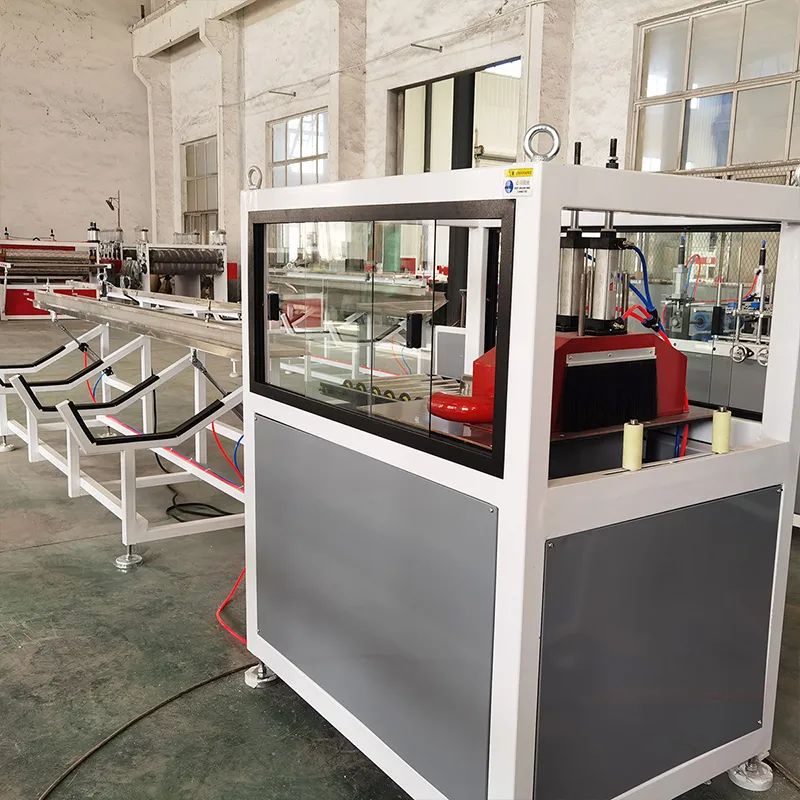 Линия экструзии профилей из ПЭ, ПВХ и ДПК.5