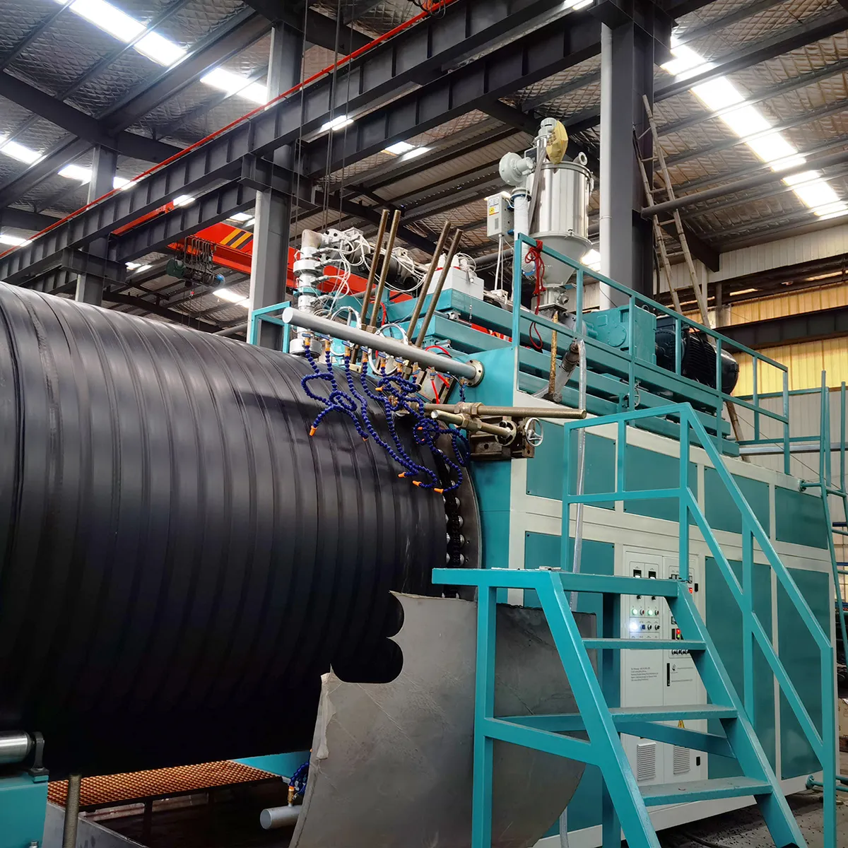 Линия экструзии труб большого диаметра из HDPE со спиральной навивкой.9